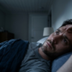 Segundo a psicologia, o cansaço extremo aos domingos à noite não é preguiça de trabalhar na segunda-feira, mas com a ansiedade antecipatória de problemas que ainda não existem