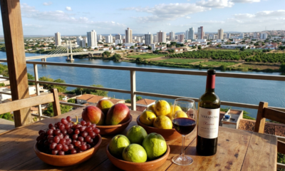 No sertão, onde o mapa aponta “seca”, surge uma cidade que produz 60% das frutas do Brasil e recebeu um selo de vinhos único no mundo