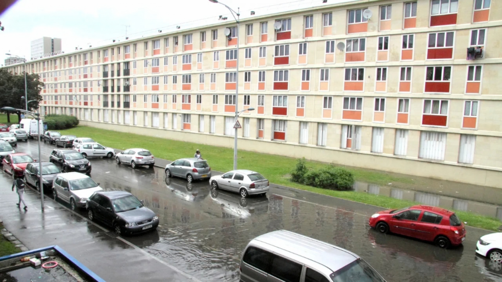Em Paris, pobres vivem em "favelas" com metrô, fibra óptica, hospital e infraestrutura superior a de muitas cidades pelo mundo