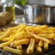 Batata frita crocante depende de secagem, temperatura e fritura em etapas