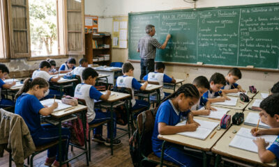 Rotinas escolares que davam disciplina e marcaram quem copiava matéria do quadro todos os dias