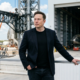 Frase do dia de Elon Musk: "Não confunda escolaridade com educação. Eu não estudei em Harvard, mas as pessoas que trabalham para mim estudaram."