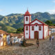 Um pequeno vilarejo nas montanhas a 1.300 metros com vida boa e sossegada chama atenção pela beleza colonial