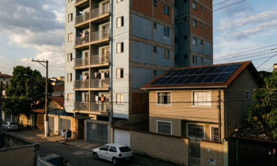 Vizinho constrói prédio de 8 andares, bloqueia 100% dos painéis solares da casa ao lado e é obrigado a pagar R$ 4.500 por mês