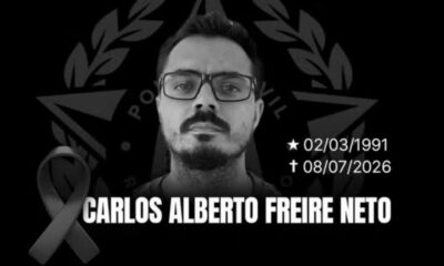Retrato P&B de Carlos Alberto Freire Neto com fita luto. Nasc: 02/03/1991, Morte: 08/07/2026