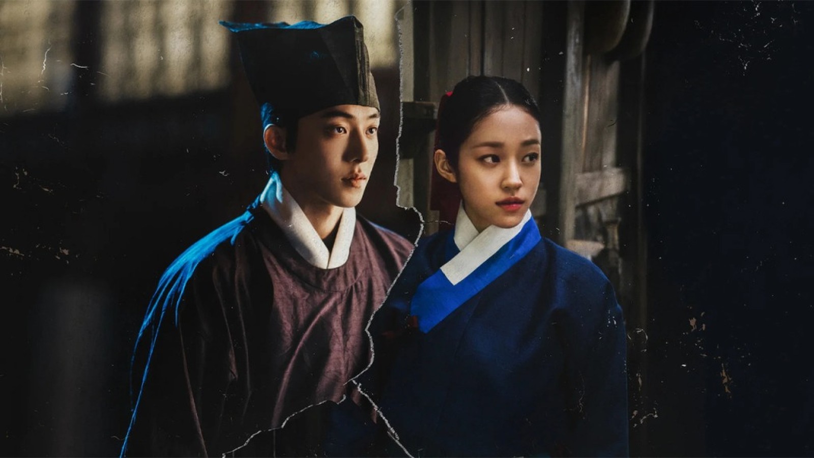 Homem e mulher, em hanbok, divididos por linha irregular, com fundo escuro e textura