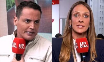 Leo Dias e Monique Arruda em tela dividida, segurando microfones vermelhos "LEO DIAS"