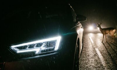 Luzes do carro podem começar a piscar sozinhas com nova tecnologia que promete mudar a comunicação no trânsito