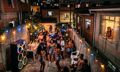 Homem aumenta o volume da música durante festa de aniversário, ignora reclamações dos vizinhos e comemoração termina em conflito