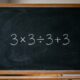 Somente quem presta atenção aos detalhes consegue resolver 3 x 3 ÷ 3 + 3 de primeira