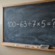 O cálculo 100 – 63 ÷ 7 × 5 parece simples, mas quase todo mundo se precipita