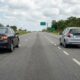 Motoristas que não dão passagem quando outro veículo pede ultrapassagem devem conhecer o Art. 198 do Código de Trânsito Brasileiro