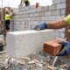Bloco de concreto celular autoclavado pesa menos e acelera a construção