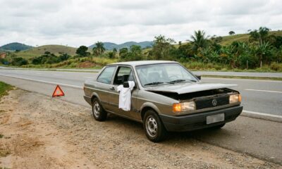 Pano branco preso à janela de um carro tem um significado que muita gente desconhece