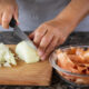 Se você tem cascas de cebola paradas na cozinha, você tem um tesouro em mãos: descubra o motivo 