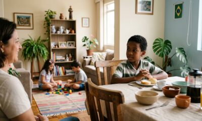 A psicologia indica que crianças mais comportadas na casa dos outros não estão fingindo, mas podem revelar que se sentem seguras com os pais