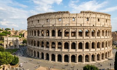 Construído em cerca de 16 anos, o Coliseu de Roma mede quase 48 metros, foi inaugurado no ano 80 com enormes blocos de pedra e concreto romano e virou um dos monumentos históricos mais famosos do mundo