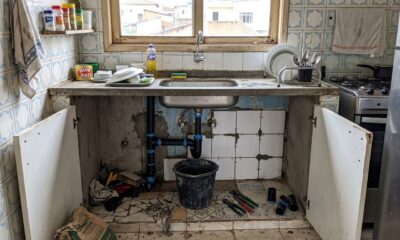 Inquilina reforma cozinha inteira do apartamento depois de um vazamento, gasta quase R$ 17 mil, mas proprietário se recusa a descontar o valor do aluguel e vira caso de polícia