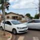 Motorista dá uma “paradinha” na esquina para desembarque rápido, mas regra de trânsito quase imperceptível acaba iniciando discussão e multa