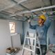 Quanto custa instalar um forro de gesso em um quarto de 10 m² com um profissional e o que pesa no orçamento