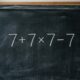 Você consegue resolver 7 + 7 × 7 − 7 sem calculadora e sem cair no erro mais comum?