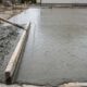 O concreto para calçadas pode resistir melhor às rachaduras, basta acrescentar este aditivo durante o preparo