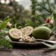 Essa fruta brasileira tem sabor de abacaxi com goiaba, pode ser plantada até em vasos , chega a 5 metros de altura e enche o quintal de sombra