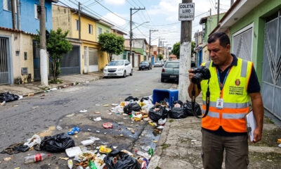 Morador descarta sacos de lixo na calçada com 2 dias de antecedência, cães rasgam as embalagens e fiscalização aplica multa de limpeza urbana
