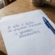 A psicologia afirma que pessoas que escrevem misturando letras minúsculas e maiúsculas demonstram uma necessidade de diferenciação