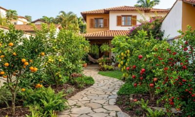 6 árvores frutíferas com raízes que não estragam o piso do quintal, ideais para espaços pequenos