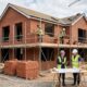 O segredo para economizar até R$ 100 mil na construção da sua casa com pequenas decisões no início da obra