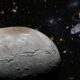 O maior telescópio espacial do mundo fez uma descoberta misteriosa na superfície de uma grande lua em nosso sistema solar