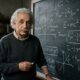 Albert Einstein, sobre como alcançar o sucesso na vida: "Não tente se tornar um homem de sucesso, tente se tornar um homem de valor."