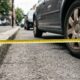 Homem estaciona carro por poucos minutos, volta da padaria e encontra multa que ele nem sabia que existia