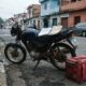 Motoboy compra moto usada por R$ 18 mil, financia em 48 vezes com parcela de R$ 620, e no segundo mês o câmbio trava no farol, o conserto de R$ 4.200 supera dois meses de trabalho e ele precisa escolher entre pagar a oficina ou a parcela