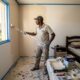 Quanto custa pintar um quarto de 12 m² com um profissional e o que pode mudar no orçamento da pintura