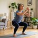 Nem musculação nem Pilates: o treino simples que fortalece o corpo depois dos 40 e ajuda a manter a disposição