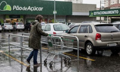 A psicologia aponta que quem devolve o carrinho do mercado mesmo sem ninguém olhando pode revelar um tipo raro de consideração silenciosa