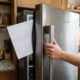 Técnico em refrigeração ensina como fazer a geladeira consumir menos energia sem trocar o aparelho