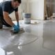 Como renovar o piso com porcelanato líquido sem obra pesada e com acabamento mais moderno