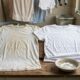 As camisas brancas amareladas e os mapas manchados de suor são coisa do passado: adicione um comprimido do armário de remédios de casa à lavagem de roupa