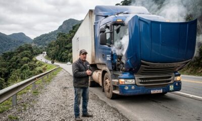 Caminhoneiro compra truck por consórcio após 6 anos de parcela, roda 3.200 km e o turbo estoura na serra, guincho custa R$ 4.500, conserto R$ 22 mil e o seguro que ele achava que cobria avaria mecânica só cobre colisão