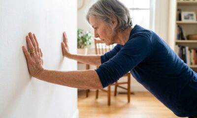 Adeus, braços fracos: 3 exercícios simples sem pesos para fortalecer os músculos e recuperar a firmeza em casa depois dos 60 anos