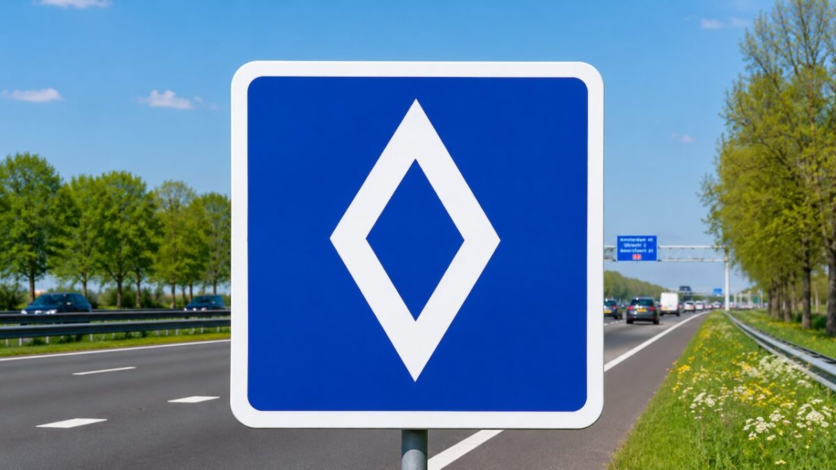 O que significa a placa com losango branco que pode render multa de R$700 para motoristas