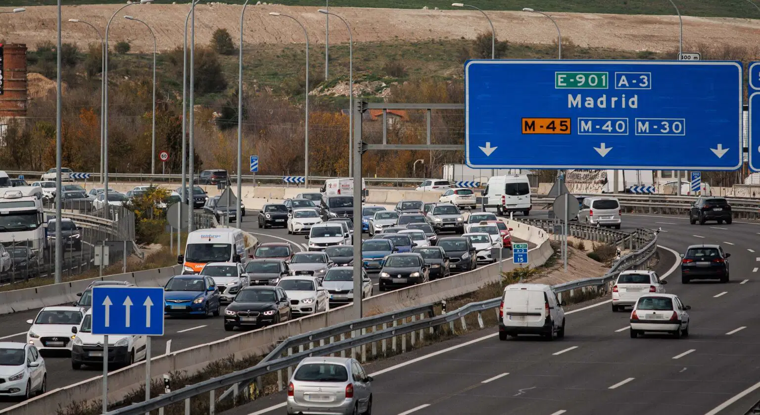 A nova placa de trânsito pode gerar multa para passageiros de até 200 euros