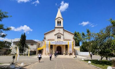 Estado confirma feriado municipal dedicado à padroeira no domingo e brasileiros celebram pausa na rotina