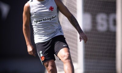 Mateus Carvalho volta a treinar com bola, sete meses após lesão