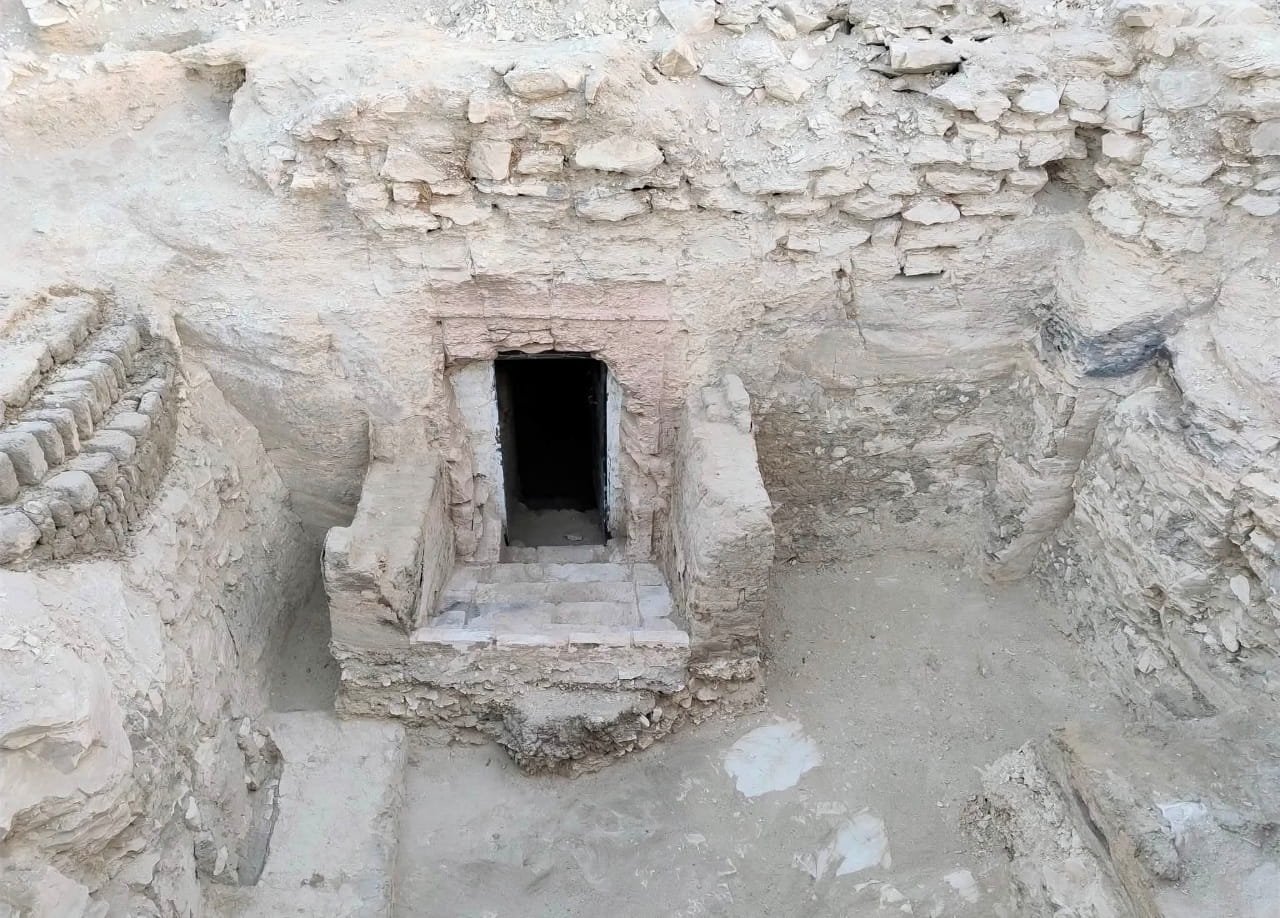 Tumba de 3.000 anos do poderoso oficial Paser foi identificada, e suas inscrições revelam detalhes surpreendentes sobre a elite do Egito Antigo