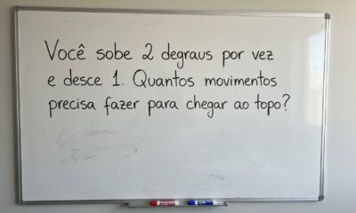 Apenas 34% resolvem este desafio: Você sobe 2 degraus por vez e desce 1. Quantos movimentos precisa fazer para chegar ao topo?