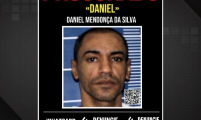 Homem identificado como Daniel Mendonça da Silva, em foto de cartaz de busca com QR code